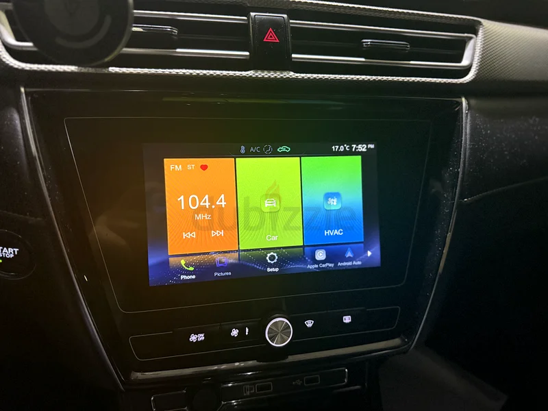 LIKE NEW! 2020 MG 5 Luxury with screen62931649643266114