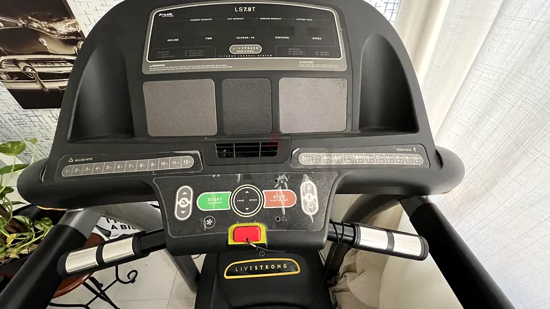 جهاز الجري Livestrong الطراز 7.9T  
الجهاز البيضاوي الطراز 7.9E63242692017922111