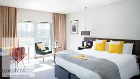 Family Friendly | Boho-Style 2BR Apartment | Pool &amp; Jacuzzi | Game Room | 6 people allowed | May