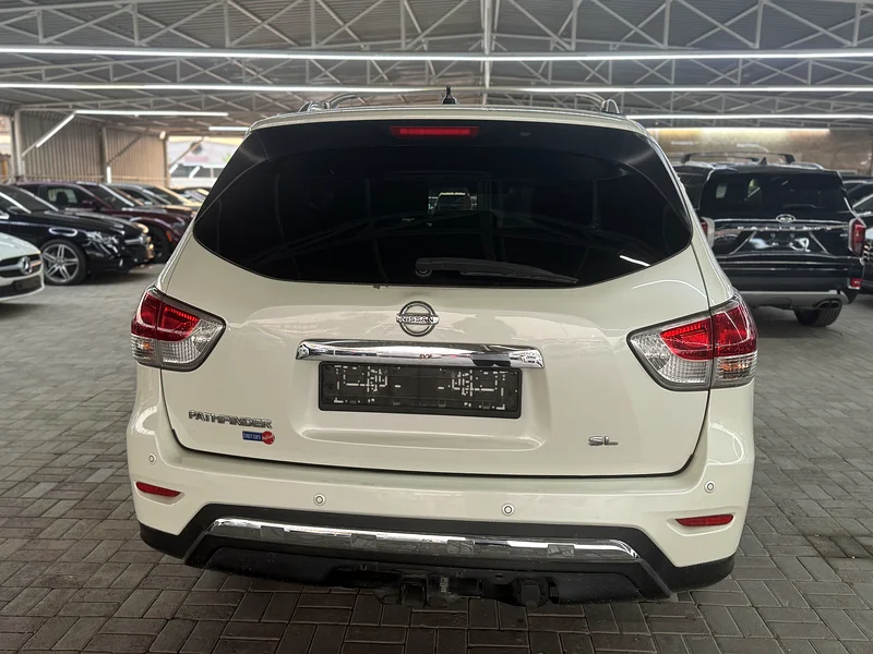 2015 Nissan Pathfinder Platinum Full Option Panorama SL Complete Specifications and in Good Condition62933685305729114