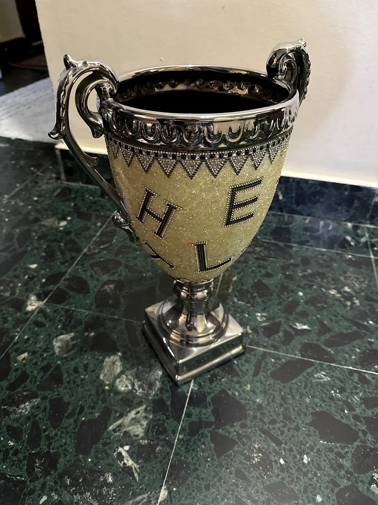 Exquisite Decorative Trophy: A Touch of Elegance63222338709633112