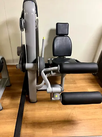 Technogym Leg Extension: Fitness Machine