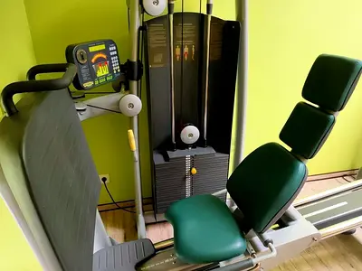 Technogym Leg Press: Power Up Your Lower Body!