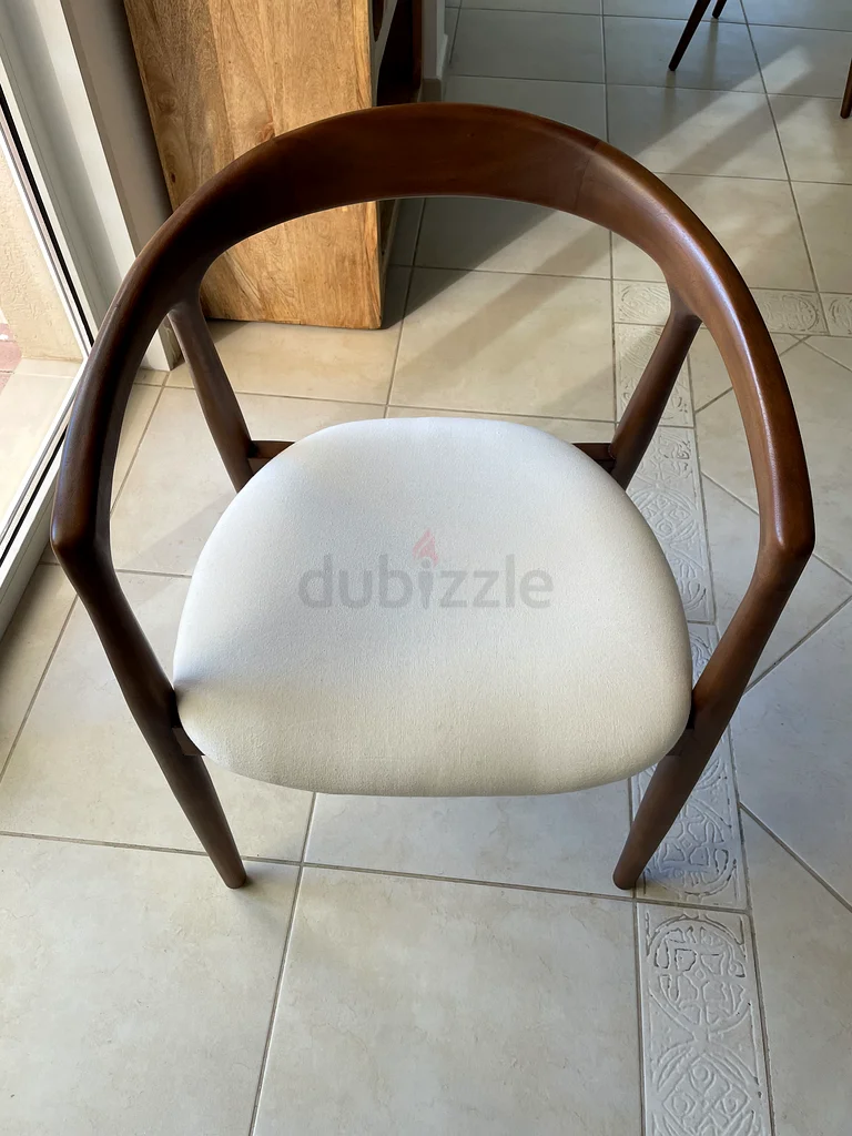 Stylish Mid-Century Modern Dining Chairs - Perfect for Your Home!63211917680642112