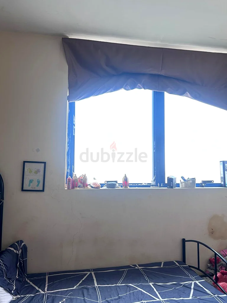 سرير في غرفة مشتركة للإيجار الشهري أو اليومي للرجال.63143497778435111