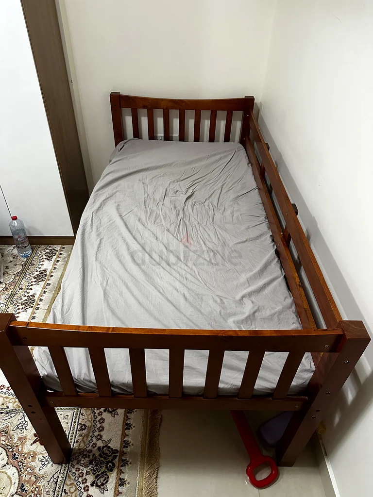 سرير خشبي أنيق متعدد الطوابق للأطفال - حل اقتصادي للمساحة! مع ماتراز63175287230594111
