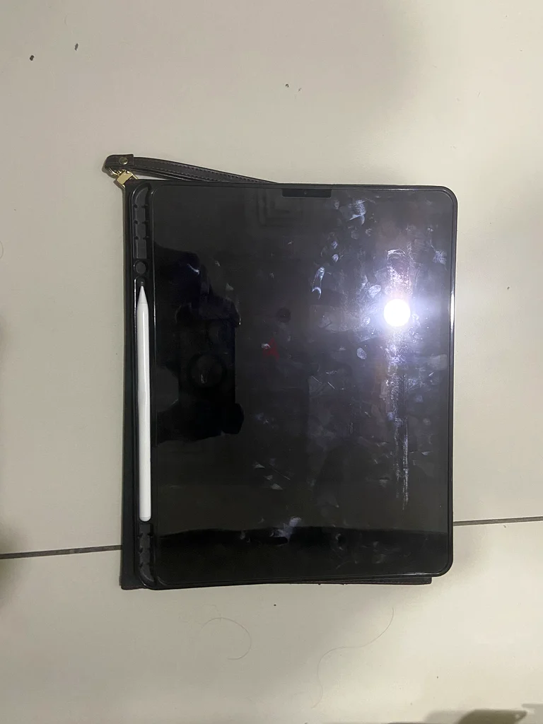 جهاز iPad Pro بحجم 12.9 بوصة، سعة 512 جيجابايت، الجيل الثالث (نسخة خلوية)63214897291138111