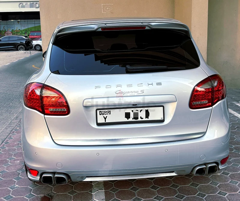 Low mileage Porsche Cayenne S 4.8 L v8 GCC, No Accidents, Service history63150947477378111