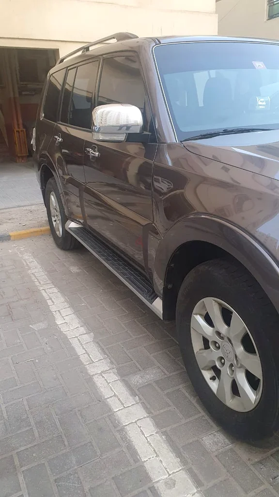 Mitsubishi Pajero 13 Quartz Brown color, Al Habtoor Agency Serviced with Black Leather Upholstery63152749747331111