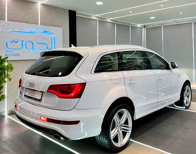AMAZING WHITE AUDI Q7  S_LINE V6 ||  FULL OPINION || GCC || 7 SEATS || ACCIDENT FREE