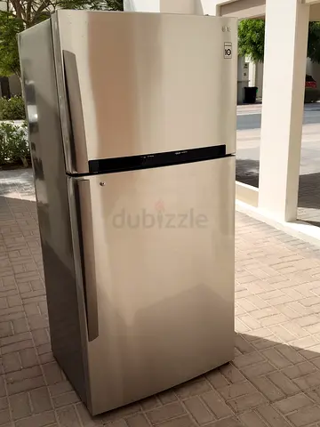 LG Refrigerator-Freezer Model GR-M822GSHC - A Must-Have for Your Kitchen!