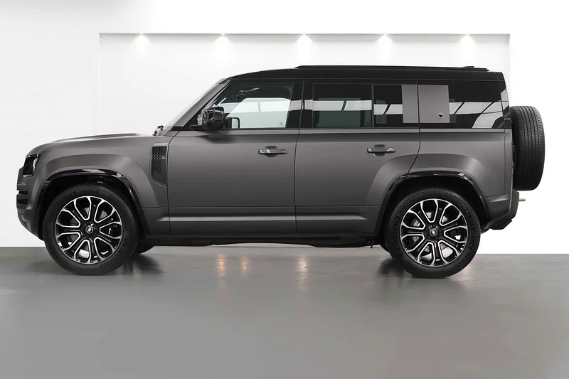 2025 LAND ROVER DEFENDER 110 OCTA / 20 INCH RIMS / MERIDIAN SURROUND / DEALER WARRANTY AND SERVICE63233102073985111