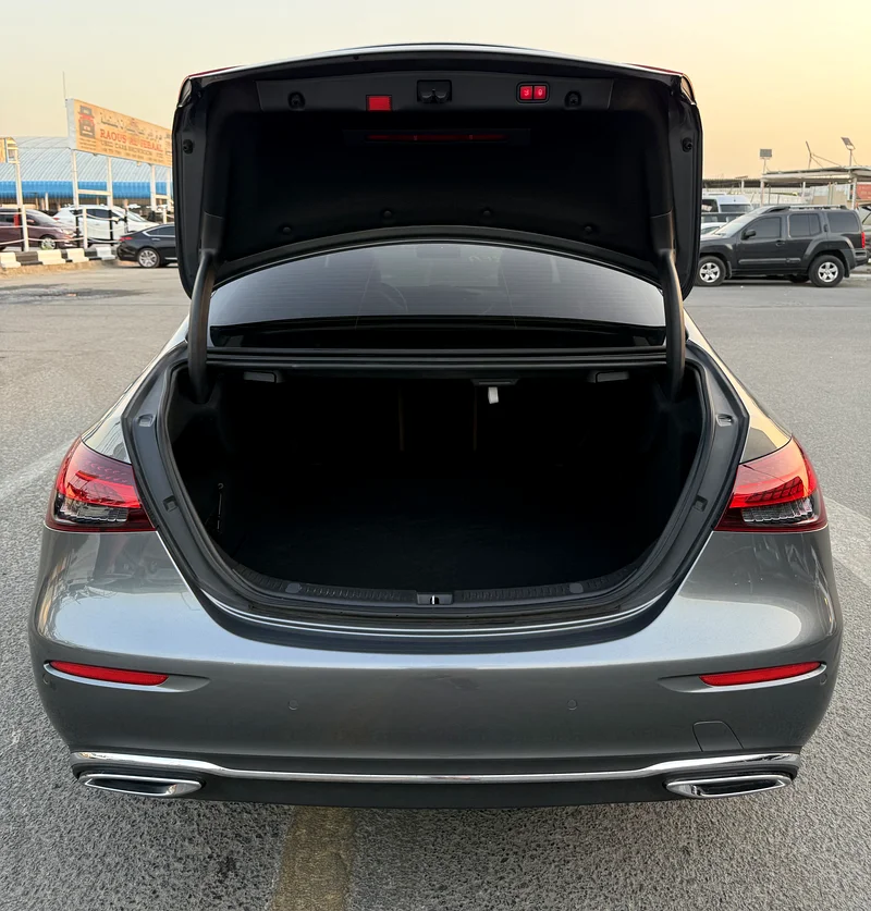 Mercedes-Benz E250 Exclusive V4 2.0L Model 202263161067292418114