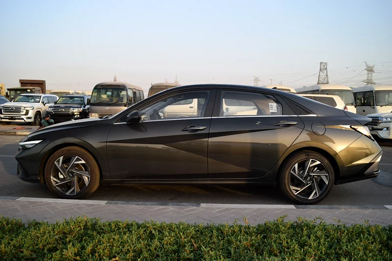 2025 Hyundai Elantra 1.5 L63155090049538112