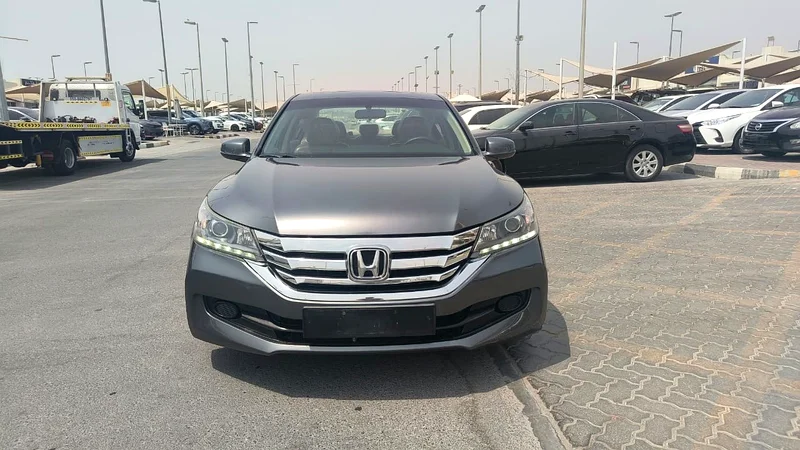 هوندا أكورد مع سقف بانورامي632233152101151123