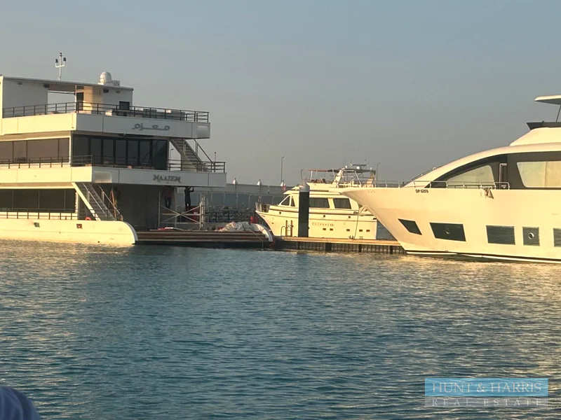 5 Bedroom Villa for Sale Al Hamra Village - Beach Front - Luxury63860144184706110