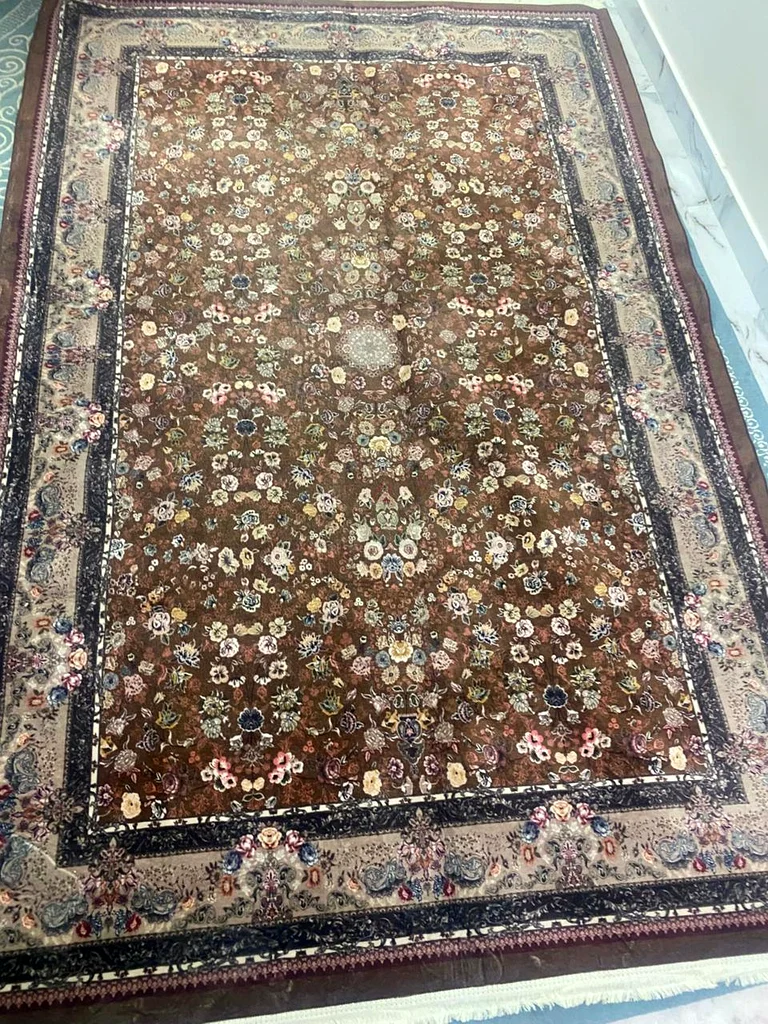 سجادة بنية طويلة – 300 × 200 سم – دافئة وأنيقة – حالة رائعة – فقط 79 درهمًا إماراتيًا!632103541807381110