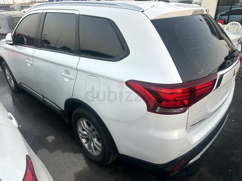 ميتسوبيشي أوتلاندر63173122300418112