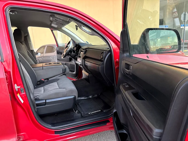 Toyota Tundra V8 2018, super clean car low mileage, three original keys63147208469762111