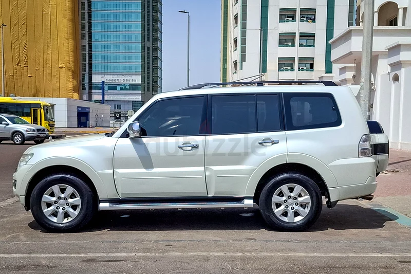 AED 721/month | 2017 Mitsubishi Pajero GLS | GCC Specs | Ref#33692363172195454593114
