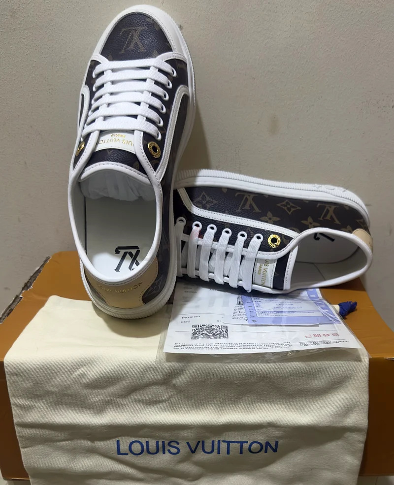 Authentic Louis Vuitton Box - Perfect for Gifting!63237613656449112