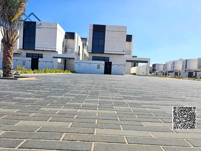 بما في ذلك رسوم التسجيل ورسوم الملكية، تشطيبات شخصية، مع مساحة كبيرة منخفضة أمام الفيلا، بدون دفعة أولى للبنك63881803548675113
