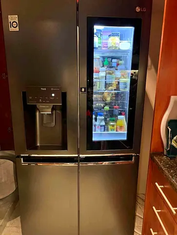 LG 4 Door French Style InstaView Refrigerator With Water Dispenser ice Maker