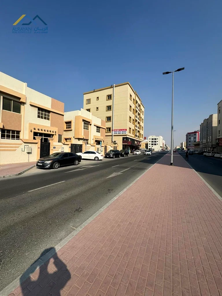 ركن تجاري سكني مكون من شارعين، موقع متميز جدًا63196120640129111