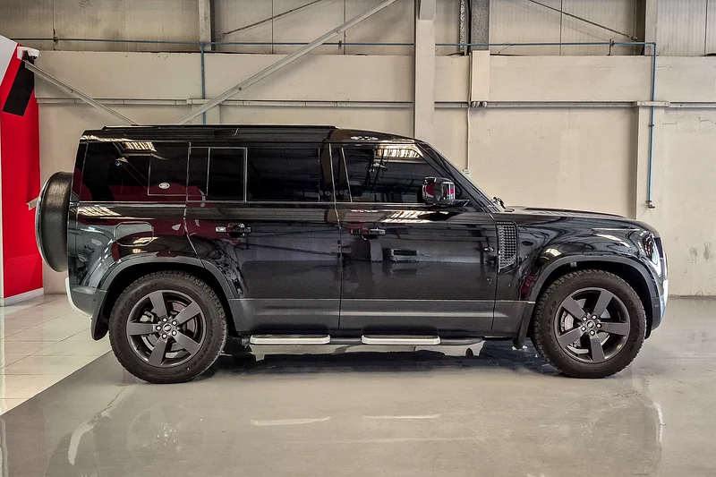 AED 4952/month | 2023 Land Rover Defender 110 HSE (P400) | GCC Specs | Ref#33625563159714173827113