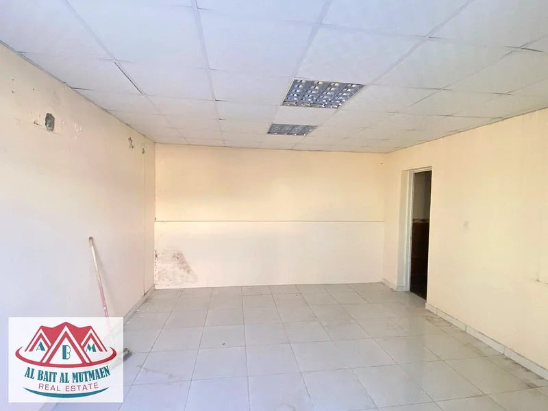 Five room house  and two kitchen  with swimming pool in Al Khuzamiya63205837216641114