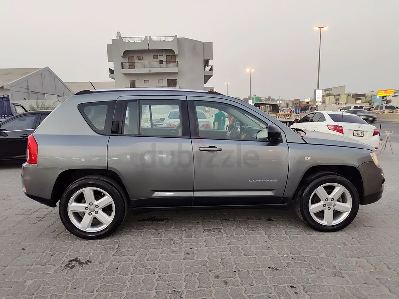 جيب كومباس منطقة الخليج 2.4 لتر محرك بدون حوادث63139215608450110