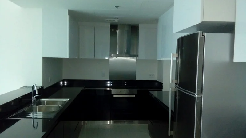 شقة للإيجار بإطلالة رائعة، 3 غرف نوم + غرفة خادمة مع شرفة ومواقف سيارات64040470186113111