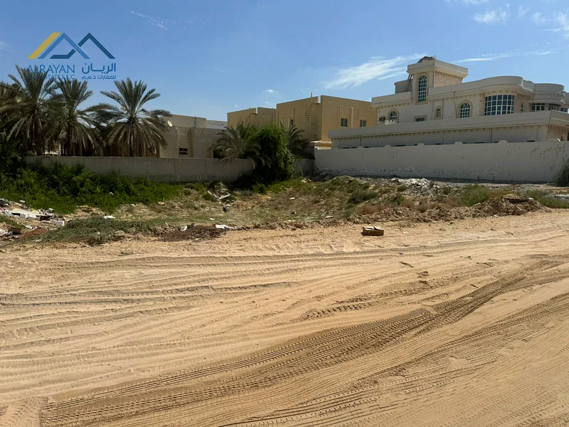 Residential land on the corner of two streets * Distinctive location * Available for division * Close to all facilities and services63197608371969112