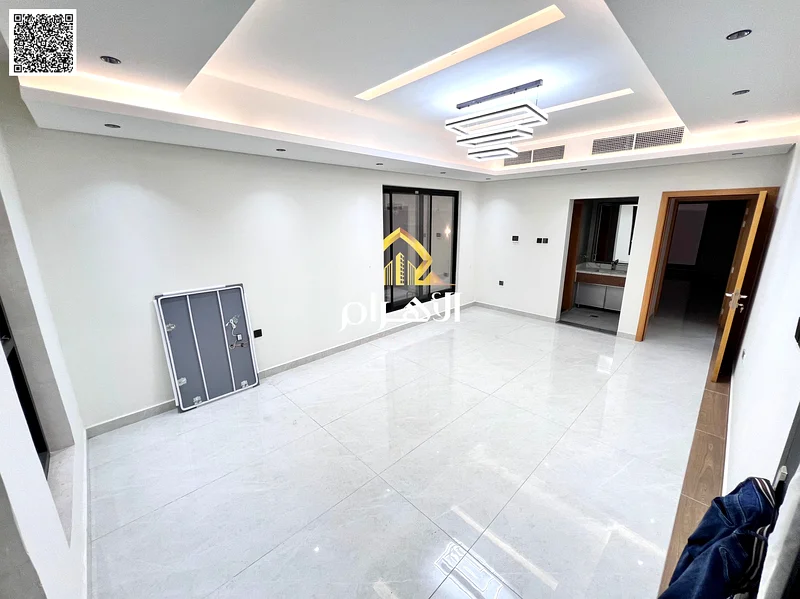Two-story villa and a roof with a swimming pool, including electricity, water, and air conditioning. Two-story and a roof. A modern villa, freehold fo63905480319618113