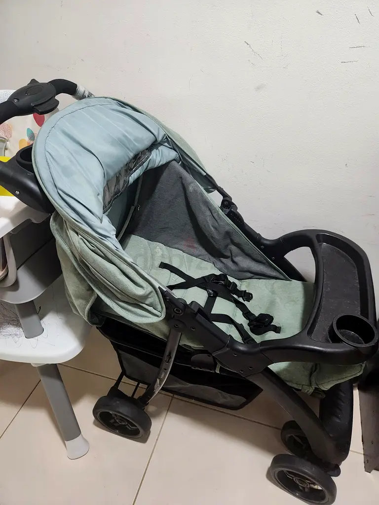 Lightly Used Stroller with infant car seat – Your Little Ones New Ride!
