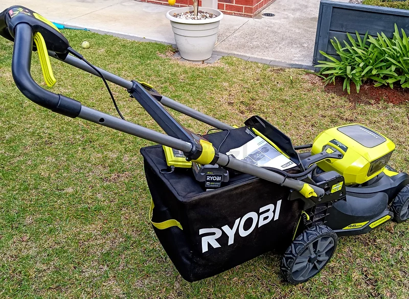 Ryobi 36V HP 46cm 6.0Ah Brushless Cordless Lawn Mower Kit63167586161281113