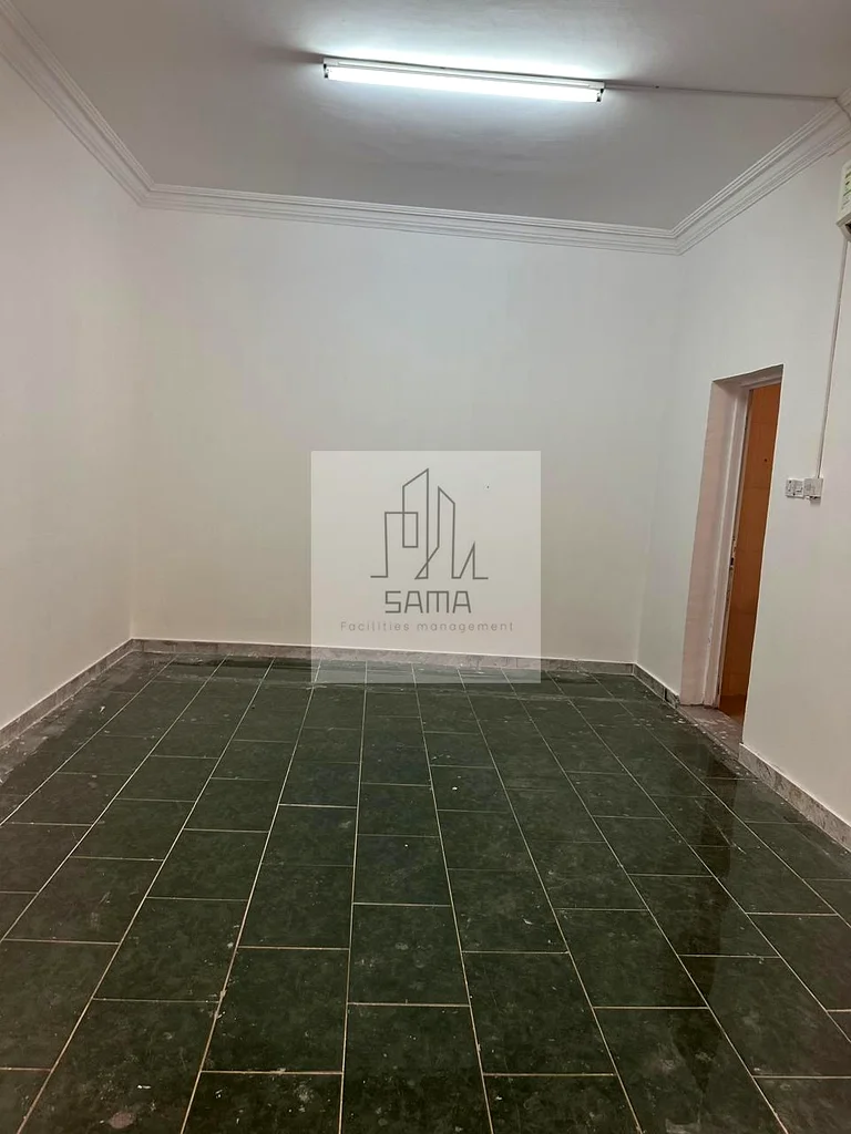 بيت للإيجار في منطقة سلاماتس، مساحة واسعة مع مدخل خاص وفناء.63306680954497112