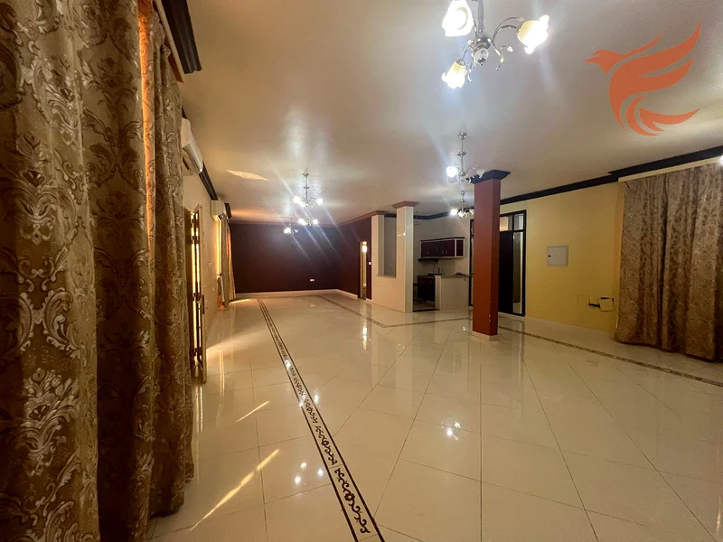فيلا بمساحة كبيرة مكونة من 9 غرف نوم و3 طوابق للإيجار | الزعابي |63814659763459113