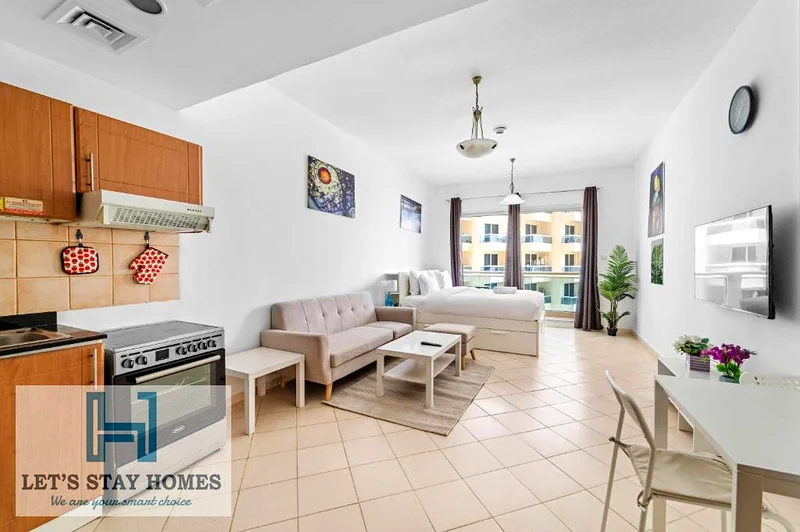 Heavily discounted! Fully furnished with kitchen. Near metro. Free housekeeping. 24/7 security.63169926459778111