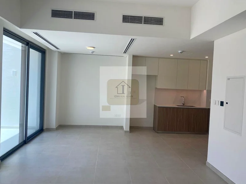 شقة تطل على الحديقة | صف واحد | جاهزة للسكن!62934687366403112