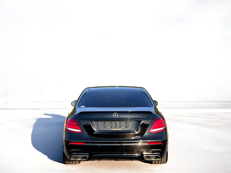 Mercedes-Benz E63 S 2018 AMG63230655920257114