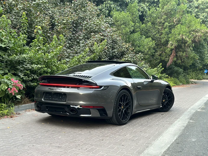 2024 بورش 911 كاريرا 4S | محرك 6 مستويات سعة 3.0 لتر بقوة 443 حصان | ضمان | حالة ممتازة63176616546946111