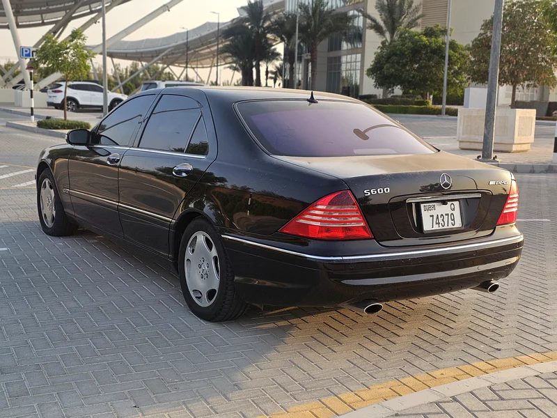 سيارة أيقونية 2004 S600. محرك V12. عدد كيلومترات منخفض للغاية. نظيفة جداً63231641382786112