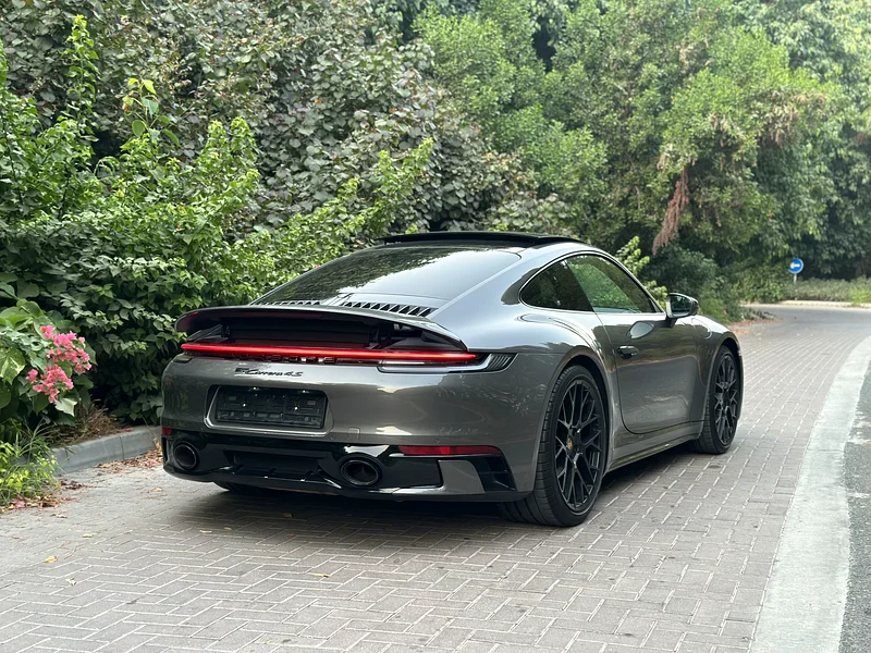 2024 بورش 911 كاريرا 4S | محرك 6 مستويات سعة 3.0 لتر بقوة 443 حصان | ضمان | حالة ممتازة63176616546946113