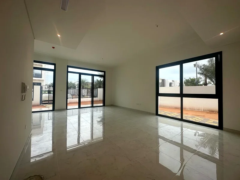 فيلا ركنية رائعة 4 غرف نوم + غرفة خادمة || على الشاطئ63861101096963112