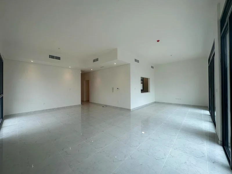 فيلا ركنية رائعة 4 غرف نوم + غرفة خادمة || على الشاطئ63861101096963113