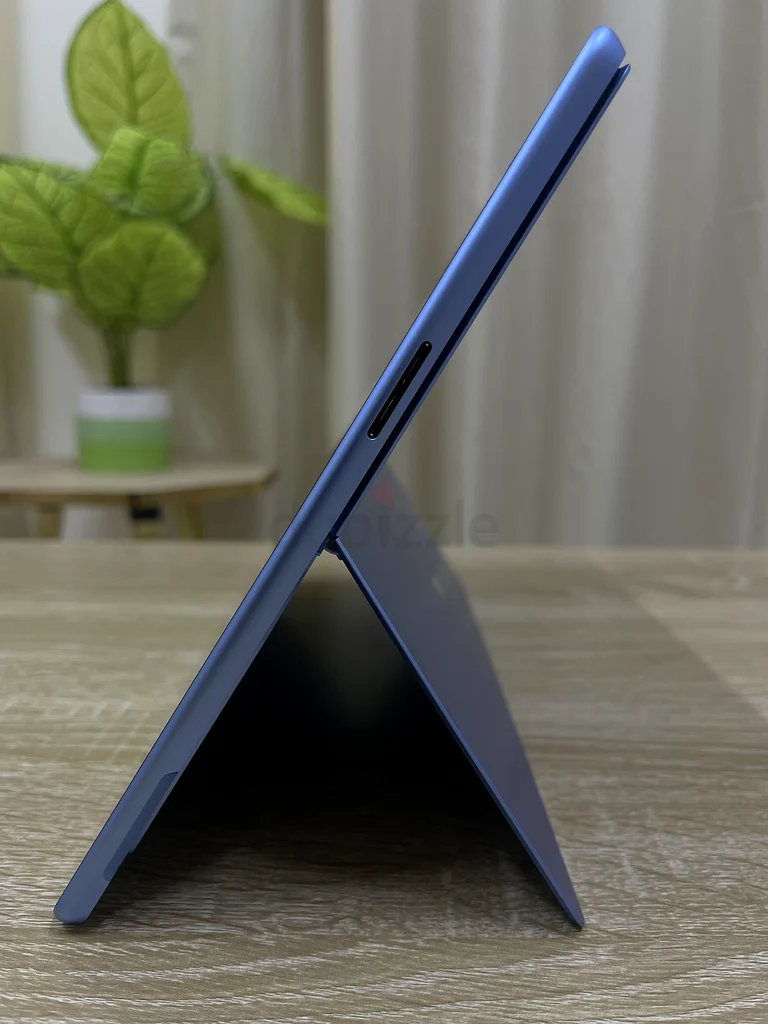 Microsoft Surface Pro 11 Snapdragon X Plus63257120312578114