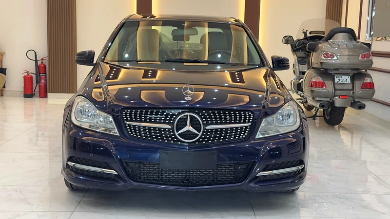 Mercedes-Benz C250 201262930624951170112