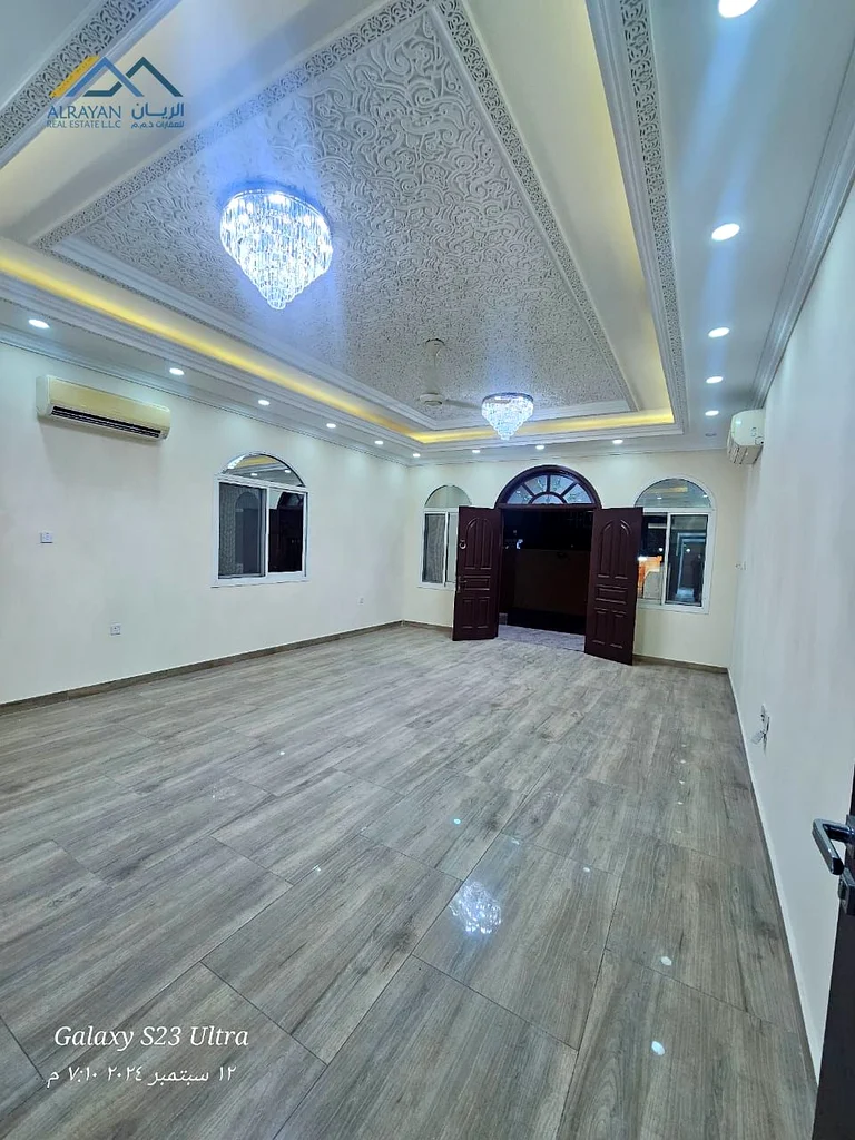 فيلا فاخرة بتشطيبات عصرية ومساحة بناء كبيرة جدًا في أفضل المواقع بإمارة عجمان63868520217601113