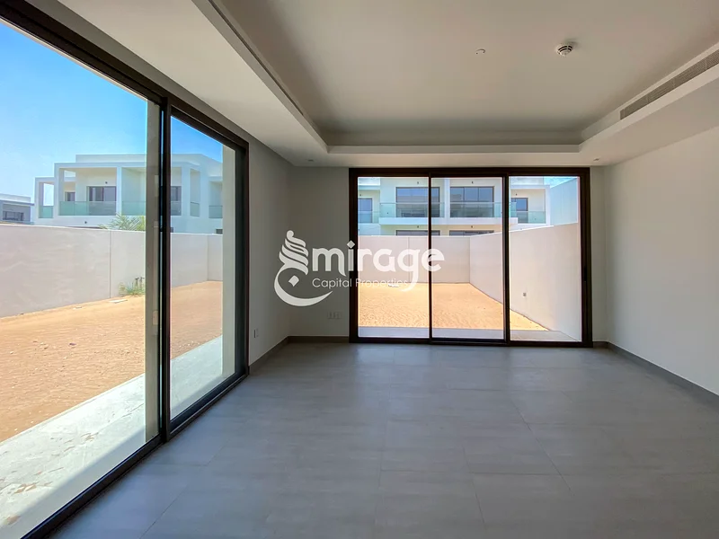 صف مزدوج 3 غرف نوم وصالة مع غرفة خادمة | وحدة متوسطة | منطقة مميزة63173496839426112